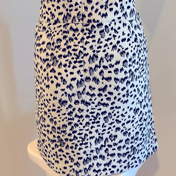 Loft - Skirt, White animal print, size small loft petites. - Picture 2 of 6